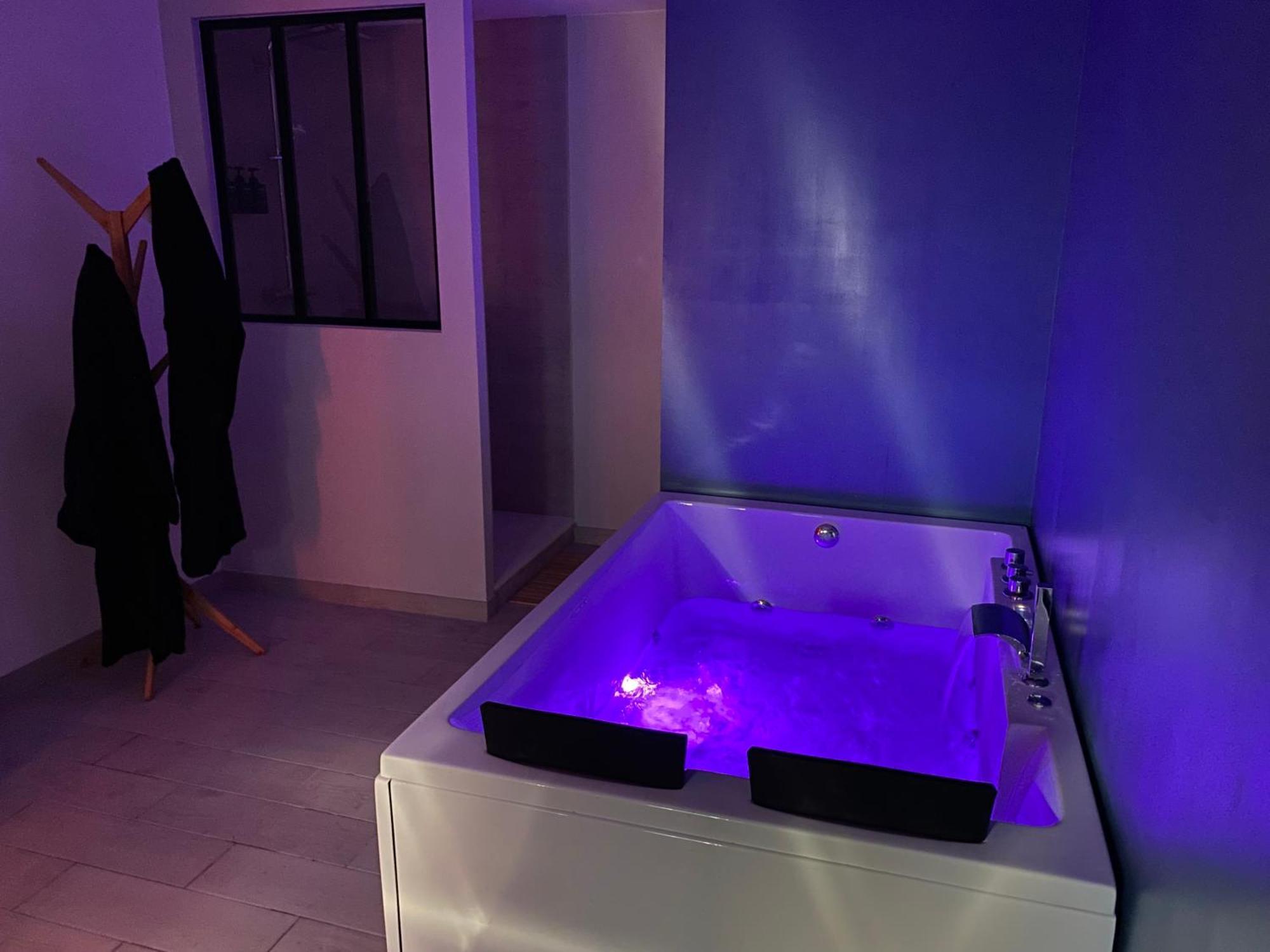 Detente Et Spa Pour Se Ressourcer Bullion Екстериор снимка